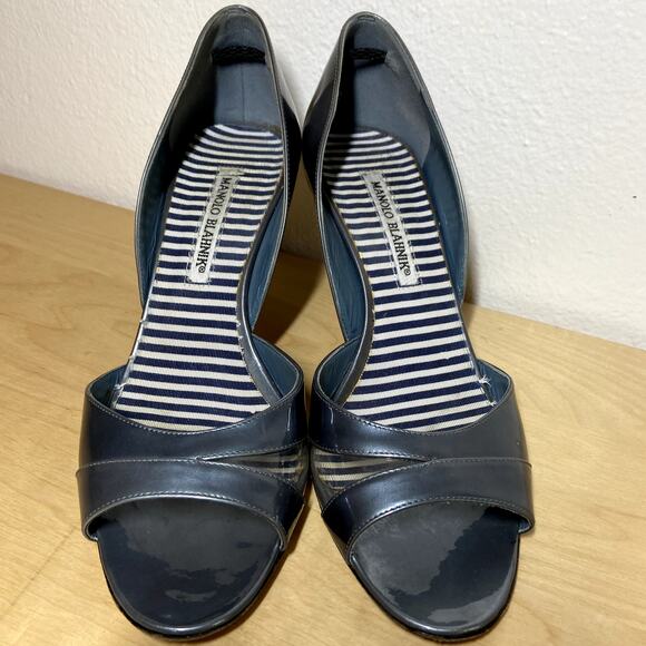 Manolo Blahnik Heels Open Toe Pump Patent Leather Double Strap Chrome Gray 7.5 - Picture 3 of 5